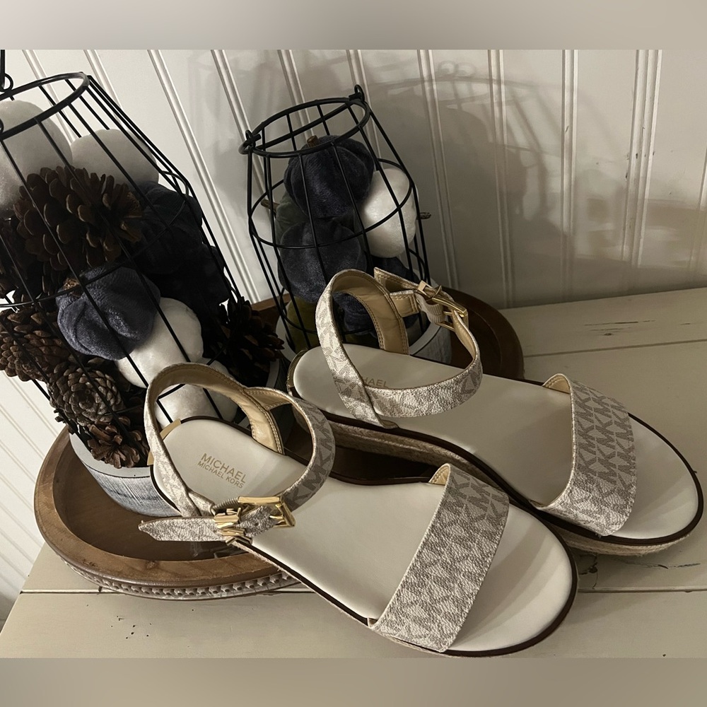 Micheal Kors Sandals